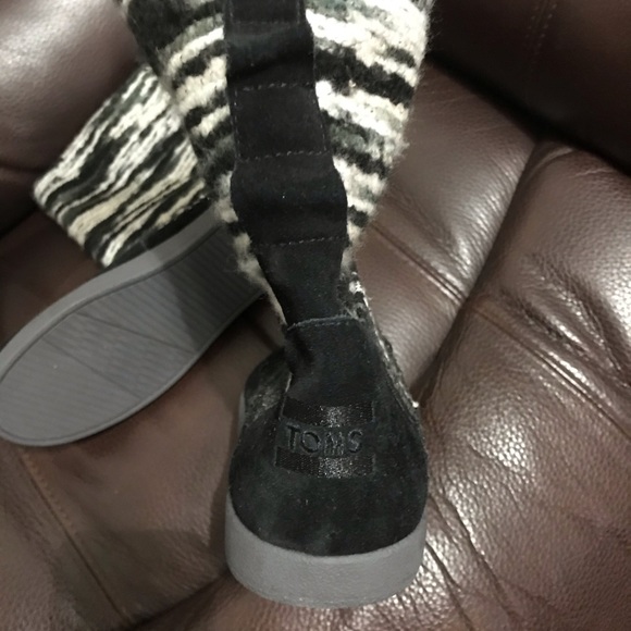 TOMS winter shoes - Picture 5 of 5